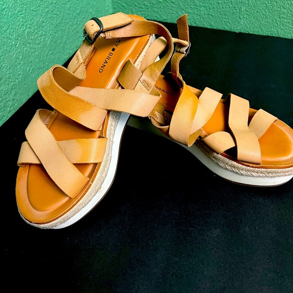 Lucky Brand Shoes - Lucky Brand platform sandals -Size 6.5